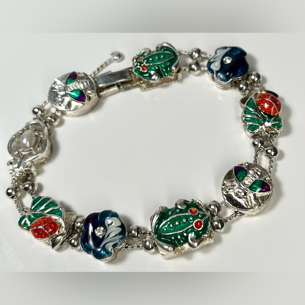 Silvertone with enamel frogs & summer 7.25” bracelet (470)